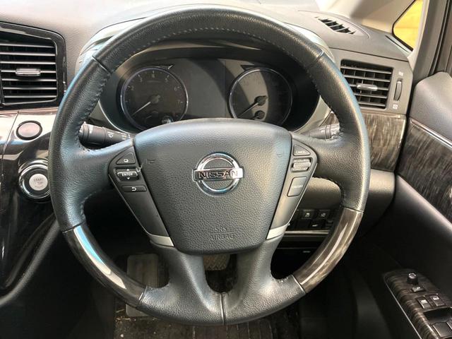 �y�����v�����X�e�A�����O�z�㎿�Ȋv���g�p���邱�ƂŁA��ɂ����������݂ƂĂ��^�]���₷���n���h���ł���