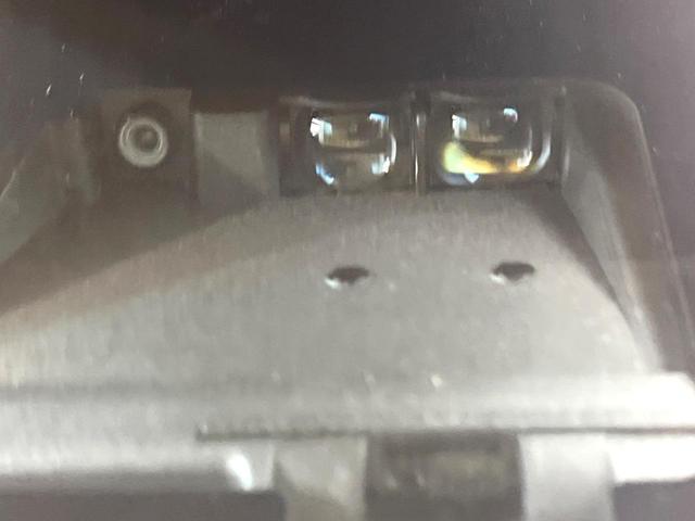 �y�g���^�Z�[�t�e�B�Z���X�z���s���ɑO���̎ԗ�����F�����A�Փ˂������Ȏ��͌x��ƃu���[�L�ŏՓˉ���Ɣ�Q�y�����A�V�X�g�B�����S�Ƀh���C�u�����y���݂��������܂��B