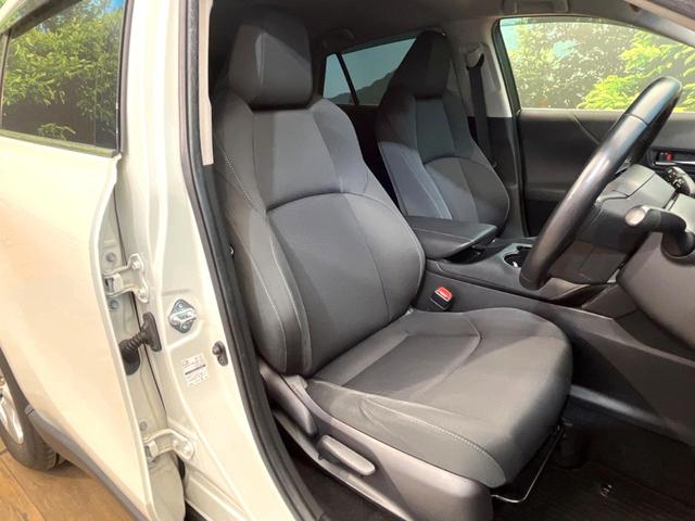 ハリアーハイブリッド Ｓ　８型ディスプレイオーディオ　セーフティセンス　レーダークルーズ　バックカメラ　ブラインドスポットモニター　デジタルインナーミラー　純正１７インチアルミ　ＬＥＤヘッドライト　ＥＴＣ　純正革巻ステアリング（8枚目）