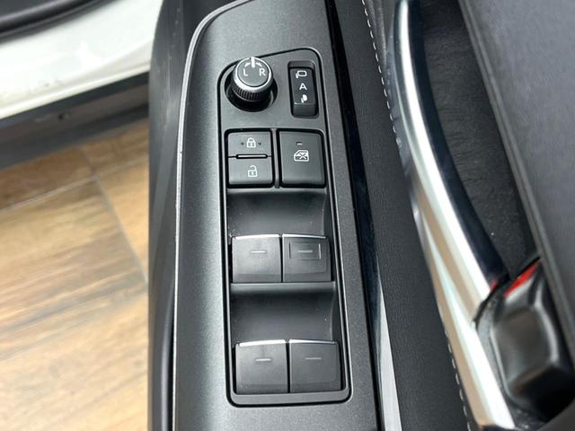 ハリアーハイブリッド Ｓ　８型ディスプレイオーディオ　セーフティセンス　レーダークルーズ　バックカメラ　ブラインドスポットモニター　デジタルインナーミラー　純正１７インチアルミ　ＬＥＤヘッドライト　ＥＴＣ　純正革巻ステアリング（40枚目）