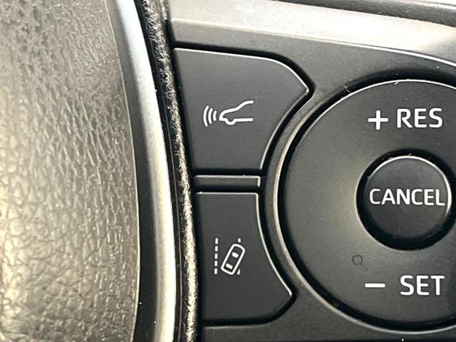 ハリアーハイブリッド Ｓ　８型ディスプレイオーディオ　セーフティセンス　レーダークルーズ　バックカメラ　ブラインドスポットモニター　デジタルインナーミラー　純正１７インチアルミ　ＬＥＤヘッドライト　ＥＴＣ　純正革巻ステアリング（49枚目）