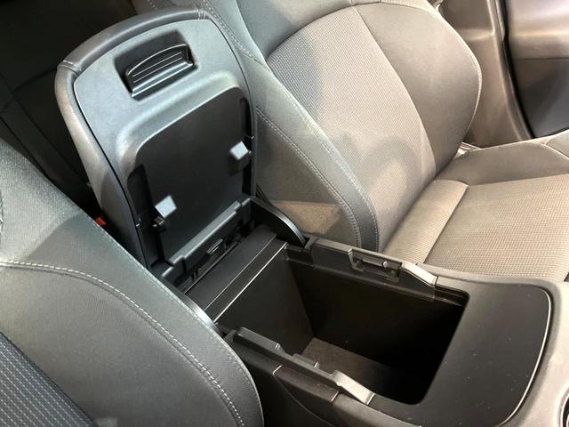 ハリアーハイブリッド Ｓ　８型ディスプレイオーディオ　セーフティセンス　レーダークルーズ　バックカメラ　ブラインドスポットモニター　デジタルインナーミラー　純正１７インチアルミ　ＬＥＤヘッドライト　ＥＴＣ　純正革巻ステアリング（59枚目）