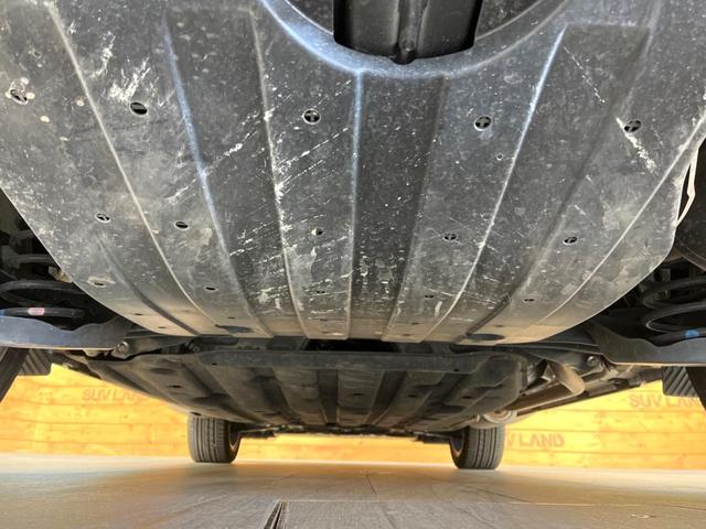 ヴェゼル ハイブリッドＲＳ・ホンダセンシング　純正８型ナビ　ホンダセンシング　レーダークルーズ　レーンキープアシスト　バックカメラ　フルセグＴＶ　Ｂｌｕｅｔｏｏｔｈ再生　ＬＥＤヘッドライト　純正１８インチアルミ　シートヒーター　ＥＴＣ　ドラレコ（19枚目）