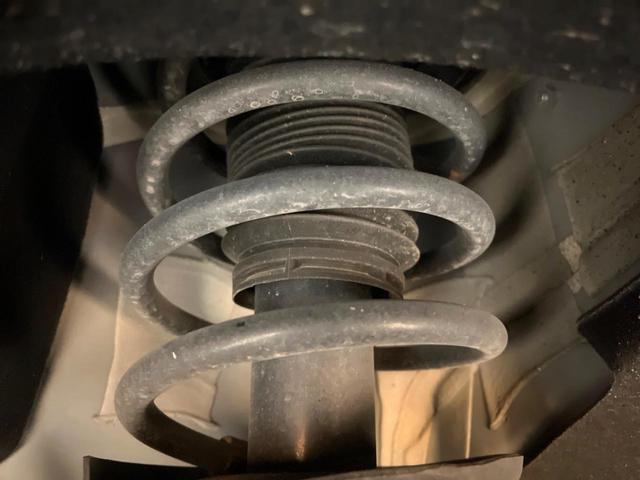 ヴェゼル ハイブリッドＲＳ・ホンダセンシング　純正８型ナビ　ホンダセンシング　レーダークルーズ　レーンキープアシスト　バックカメラ　フルセグＴＶ　Ｂｌｕｅｔｏｏｔｈ再生　ＬＥＤヘッドライト　純正１８インチアルミ　シートヒーター　ＥＴＣ　ドラレコ（20枚目）