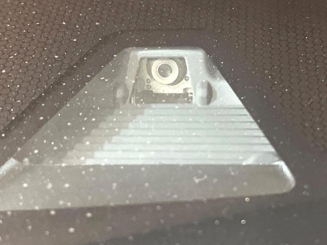 �y�z���_�Z���V���O�z���s���ɑO���̎ԗ�����F�����A�Փ˂������Ȏ��͌x��ƃu���[�L�ŏՓˉ���Ɣ�Q�y�����A�V�X�g�B�����S�Ƀh���C�u�����y���݂��������܂��B