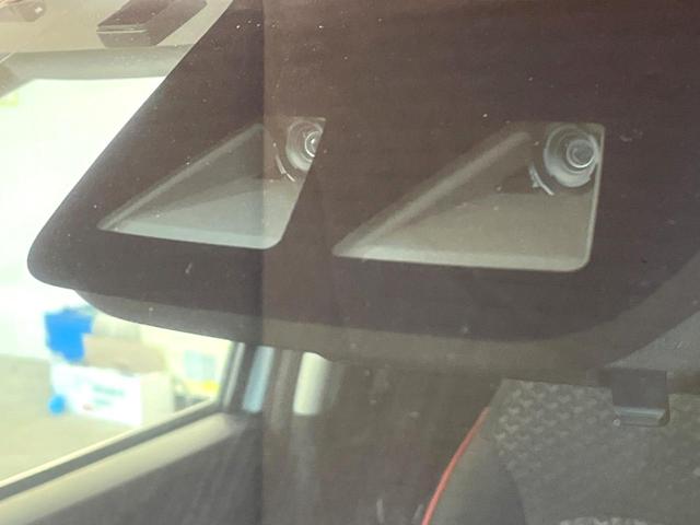 �y�X�}�[�g�A�V�X�g�z���s���ɑO���̎ԗ�����F�����A�Փ˂������Ȏ��͌x��ƃu���[�L�ŏՓˉ���Ɣ�Q�y�����A�V�X�g�B�����S�Ƀh���C�u�����y���݂��������܂��B