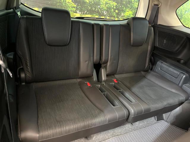 フリードハイブリッド ハイブリッド　プレミアムエディション　両側電動ドア　純正ＳＤナビ　バックカメラ　ハーフレザーシート　ドラレコ　スマートキー　ＨＩＤヘッド　ビルトインＥＴＣ　クルコン　オートライト　オートエアコン　ＣＤ　ＤＶＤ再生　地デジ（10枚目）