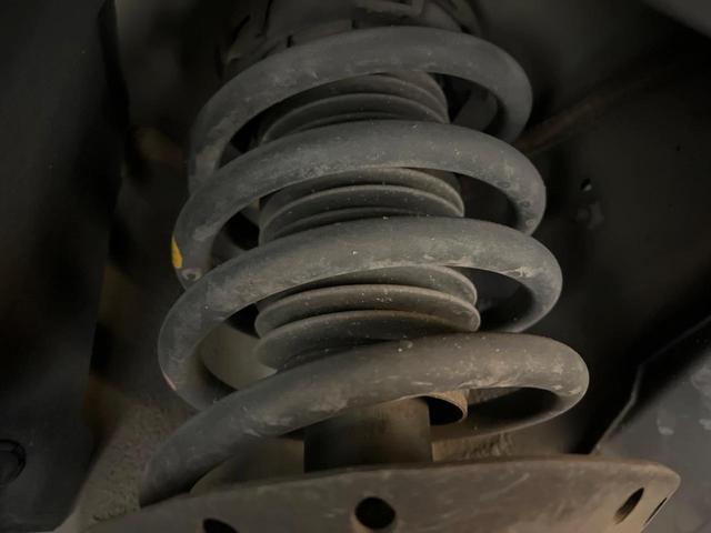 フリードハイブリッド ハイブリッド　プレミアムエディション　両側電動ドア　純正ＳＤナビ　バックカメラ　ハーフレザーシート　ドラレコ　スマートキー　ＨＩＤヘッド　ビルトインＥＴＣ　クルコン　オートライト　オートエアコン　ＣＤ　ＤＶＤ再生　地デジ（20枚目）