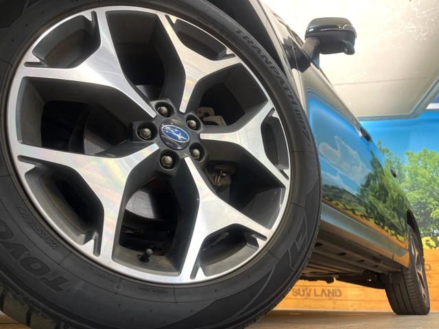 �y�����P�W�C���`�A���~�z�C�[���z�O�ςɃ}�b�`���������A���~�z�C�[���𑕒����Ă���܂��B�e��ЊO�A���~�z�C�[����A�X�^�b�h���X�^�C�����戵�����Ă���܂��B���񂲑��k����������