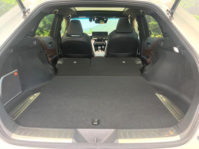 ハリアーハイブリッド Ｚ　レザーパッケージ　禁煙車　フルエアロ　サンルーフ　１２．３インチディスプレイオーディオ　ＪＢＬサウンド　全周囲カメラ　トヨタセーフティ　レーダークルーズ　電動リアゲート　レザーシート　前席シートエアコン　ドラレコ（10枚目）