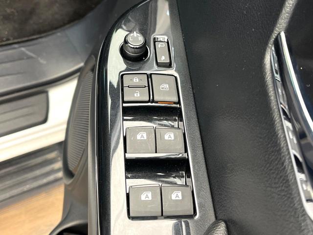 ハイラックス Ｚ　ＧＲスポーツ　禁煙車　９インチディスプレイオーディオ　全周囲カメラ　４ＷＤ　ディーゼル（軽油）　ターボ　プリクラッシュセーフティ　レーダークルーズ　ＬＥＤヘッド　ＥＴＣ　ドラレコ　パドルシフト　純正１８インチアルミ（69枚目）