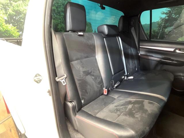 ハイラックス Ｚ　ＧＲスポーツ　禁煙車　純正９インチディスプレイオーディオ　全周囲カメラ　４ＷＤ　ディーゼル（軽油）　ターボ　セーフティセンス　レーダークルーズ　ＬＥＤヘッド　ＥＴＣ　ドラレコ　スマートキー　純正１８インチアルミ（9枚目）