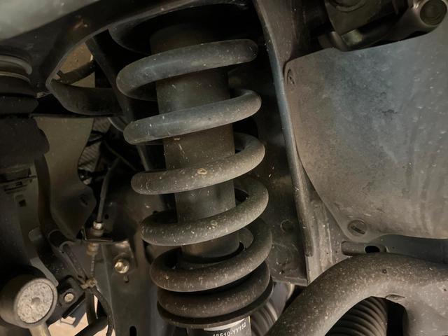 ハイラックス Ｚ　ＧＲスポーツ　禁煙車　純正９インチディスプレイオーディオ　全周囲カメラ　４ＷＤ　ディーゼル（軽油）　ターボ　セーフティセンス　レーダークルーズ　ＬＥＤヘッド　ＥＴＣ　ドラレコ　スマートキー　純正１８インチアルミ（20枚目）