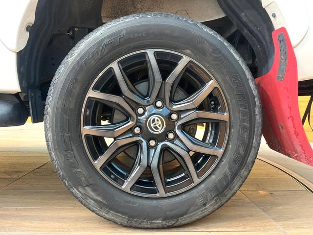 ハイラックス Ｚ　ＧＲスポーツ　禁煙車　純正９インチディスプレイオーディオ　全周囲カメラ　４ＷＤ　ディーゼル（軽油）　ターボ　セーフティセンス　レーダークルーズ　ＬＥＤヘッド　ＥＴＣ　ドラレコ　スマートキー　純正１８インチアルミ（28枚目）