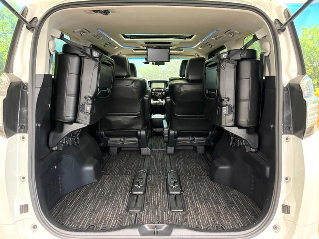 ���i�̂���������ʋ΁A���}���ɏ\���ȉ׎��X�y�[�X���m�ۂ��Ă���܂��B�Z�J���h�V�[�g��|���ƁA�傫�ȉו��̐ύڂ��\�ł���