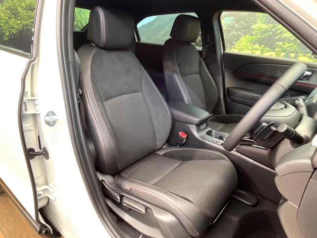 ヴェゼル ｅ：ＨＥＶ　ＲＳ　登録済未使用車　９インチホンダコネクトディスプレイ　全周囲カメラ　ブラインドスポットインフォメーション　アダプティブクルーズ　電動リアゲート　シートヒーター　ステアリングヒーター　パドルシフト（8枚目）