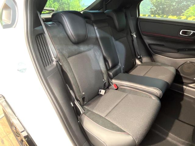 ヴェゼル ｅ：ＨＥＶ　ＲＳ　登録済未使用車　９インチホンダコネクトディスプレイ　全周囲カメラ　ブラインドスポットインフォメーション　アダプティブクルーズ　電動リアゲート　シートヒーター　ステアリングヒーター　パドルシフト（9枚目）