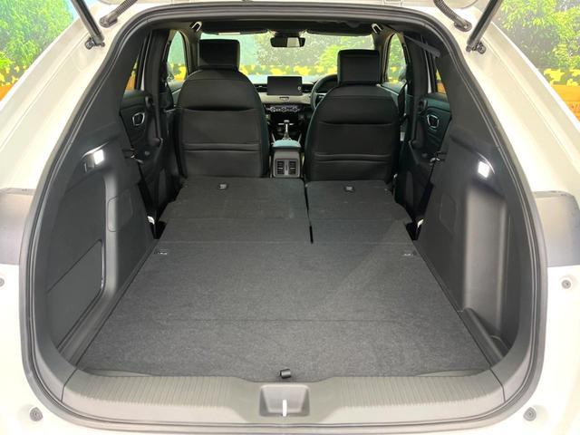 ヴェゼル ｅ：ＨＥＶ　ＲＳ　登録済未使用車　９インチホンダコネクトディスプレイ　全周囲カメラ　ブラインドスポットインフォメーション　アダプティブクルーズ　電動リアゲート　シートヒーター　ステアリングヒーター　パドルシフト（10枚目）