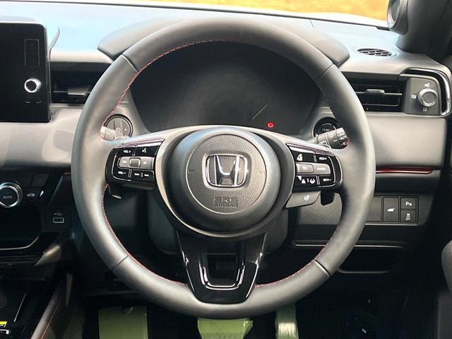 ヴェゼル ｅ：ＨＥＶ　ＲＳ　登録済未使用車　９インチホンダコネクトディスプレイ　全周囲カメラ　ブラインドスポットインフォメーション　アダプティブクルーズ　電動リアゲート　シートヒーター　ステアリングヒーター　パドルシフト（11枚目）