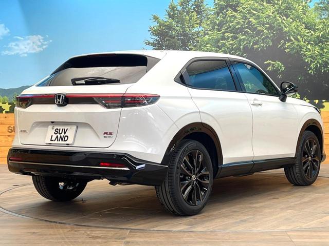 ヴェゼル ｅ：ＨＥＶ　ＲＳ　登録済未使用車　９インチホンダコネクトディスプレイ　全周囲カメラ　ブラインドスポットインフォメーション　アダプティブクルーズ　電動リアゲート　シートヒーター　ステアリングヒーター　パドルシフト（17枚目）