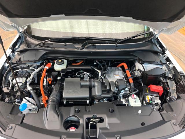 ヴェゼル ｅ：ＨＥＶ　ＲＳ　登録済未使用車　９インチホンダコネクトディスプレイ　全周囲カメラ　ブラインドスポットインフォメーション　アダプティブクルーズ　電動リアゲート　シートヒーター　ステアリングヒーター　パドルシフト（18枚目）