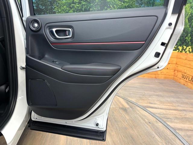 ヴェゼル ｅ：ＨＥＶ　ＲＳ　登録済未使用車　９インチホンダコネクトディスプレイ　全周囲カメラ　ブラインドスポットインフォメーション　アダプティブクルーズ　電動リアゲート　シートヒーター　ステアリングヒーター　パドルシフト（32枚目）