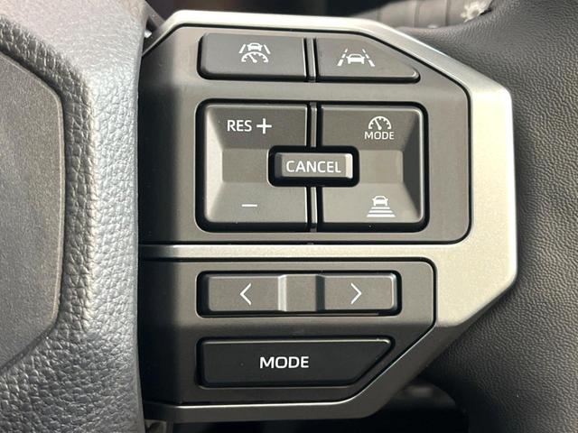 ランドクルーザー２５０ ＶＸ　禁煙車　４ＷＤ　サンルーフ　７人乗り　１２．３インチディスプレイオーディオ　全周囲カメラ　レーダークルーズ　電動リアゲート　シートベンチレーション　ブラインドスポットモニター　ＬＥＤヘッド　ＥＴＣ（7枚目）