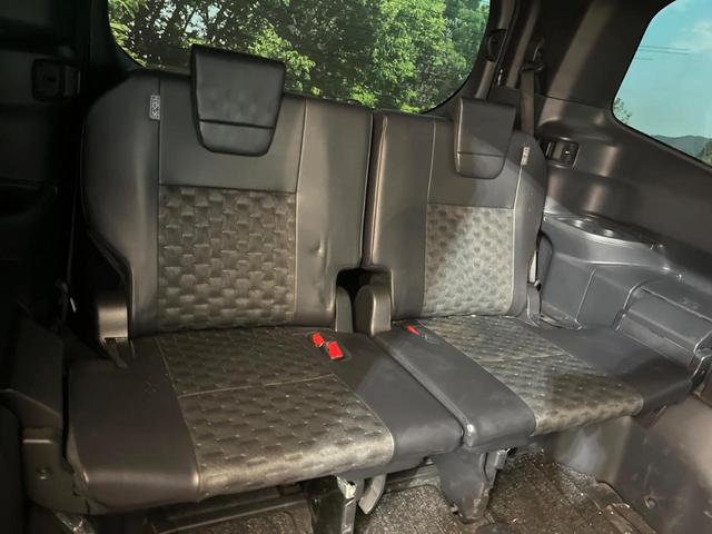ヴォクシー ハイブリッドＳ－Ｚ　禁煙車　両側電動ドア　後席モニター　バックカメラ　衝突被害軽減システム　レーダークルーズ　ハーフレザーシート　コーナーセンサー　スマートキー　ＬＥＤヘッド　ＥＴＣ２．０　純正１７インチアルミ（10枚目）