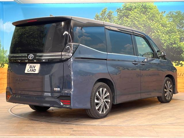 ヴォクシー ハイブリッドＳ－Ｚ　禁煙車　両側電動ドア　後席モニター　バックカメラ　衝突被害軽減システム　レーダークルーズ　ハーフレザーシート　コーナーセンサー　スマートキー　ＬＥＤヘッド　ＥＴＣ２．０　純正１７インチアルミ（17枚目）