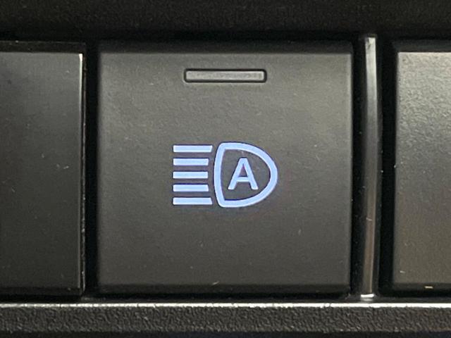 ヴォクシー ハイブリッドＳ－Ｚ　禁煙車　両側電動ドア　後席モニター　バックカメラ　衝突被害軽減システム　レーダークルーズ　ハーフレザーシート　コーナーセンサー　スマートキー　ＬＥＤヘッド　ＥＴＣ２．０　純正１７インチアルミ（37枚目）