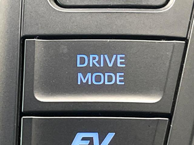 ヴォクシー ハイブリッドＳ－Ｚ　禁煙車　両側電動ドア　後席モニター　バックカメラ　衝突被害軽減システム　レーダークルーズ　ハーフレザーシート　コーナーセンサー　スマートキー　ＬＥＤヘッド　ＥＴＣ２．０　純正１７インチアルミ（57枚目）