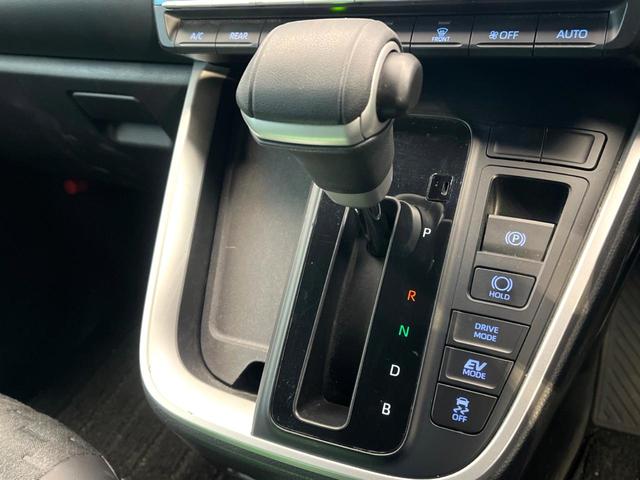 ヴォクシー ハイブリッドＳ－Ｚ　禁煙車　両側電動ドア　後席モニター　バックカメラ　衝突被害軽減システム　レーダークルーズ　ハーフレザーシート　コーナーセンサー　スマートキー　ＬＥＤヘッド　ＥＴＣ２．０　純正１７インチアルミ（60枚目）