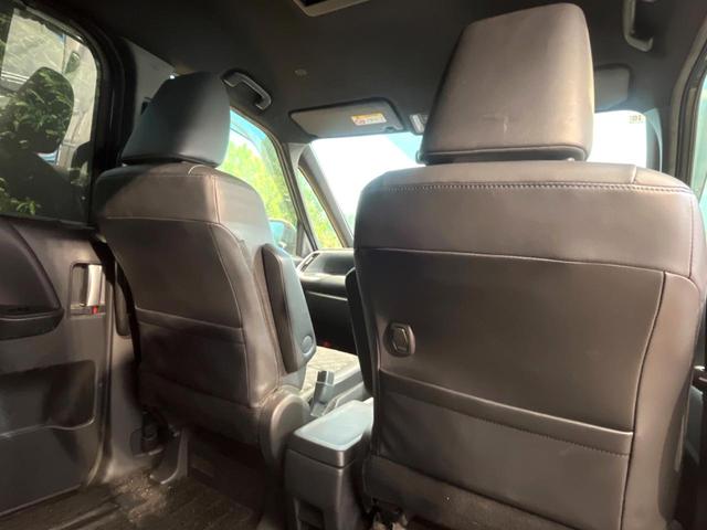 ヴォクシー ハイブリッドＳ－Ｚ　禁煙車　両側電動ドア　後席モニター　バックカメラ　衝突被害軽減システム　レーダークルーズ　ハーフレザーシート　コーナーセンサー　スマートキー　ＬＥＤヘッド　ＥＴＣ２．０　純正１７インチアルミ（62枚目）