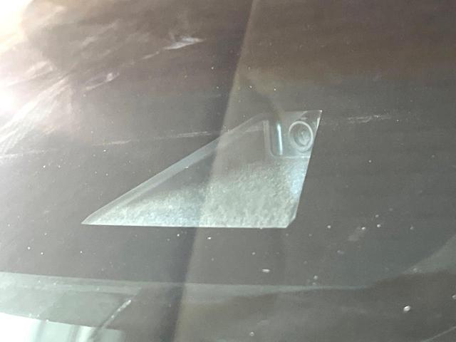 ハリアー Ｚ　禁煙車　１２．３インチディスプレイオーディオ　全周囲カメラ　ＪＢＬサウンド　セーフティセンス　レーダークルーズ　ブラインドスポットモニター　デジタルインナーミラー　ＬＥＤヘッド　純正１９インチアルミ（6枚目）