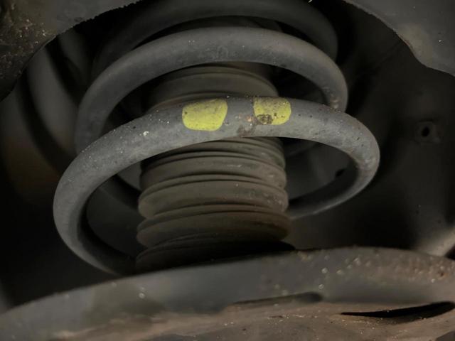 ヴォクシー ZS 煌 SDナビ バックカメラ 両側電動スライド アイドリングストップ LEDヘッド ETC スマートキー 横滑り防止装置 革巻きステアリング マニュアルモード付 デュアルエアコン 純正16インチアルミ(20枚目)