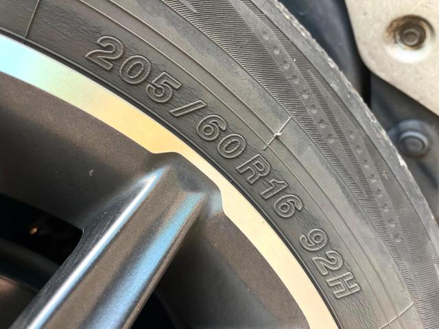 ヴォクシー ZS 煌 SDナビ バックカメラ 両側電動スライド アイドリングストップ LEDヘッド ETC スマートキー 横滑り防止装置 革巻きステアリング マニュアルモード付 デュアルエアコン 純正16インチアルミ(31枚目)