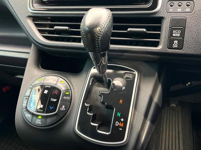 ヴォクシー ZS 煌 SDナビ バックカメラ 両側電動スライド アイドリングストップ LEDヘッド ETC スマートキー 横滑り防止装置 革巻きステアリング マニュアルモード付 デュアルエアコン 純正16インチアルミ(48枚目)