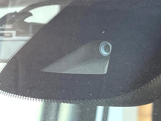 �y�C���e���W�F���g�G�}�[�W�F���V�[�u���[�L�z�t�����g�J�����őO���̎ԗ�����s�҂����m�B�Փ˂������Ȏ��͏Փ˔�Q�y���u���[�L���쓮�A�Փˉ�����T�|�[�g�B�����S�Ƀh���C�u�����y���݂��������܂��B