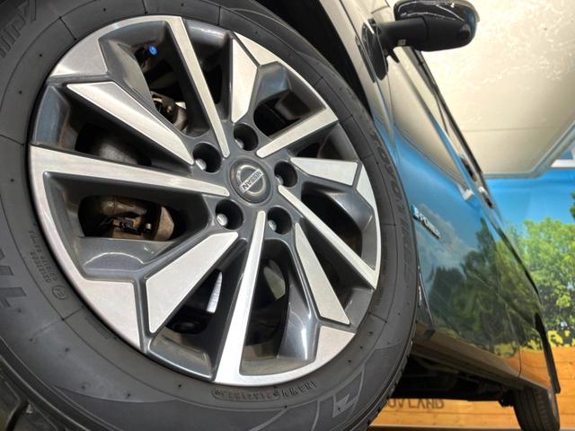 �y�����P�U�C���`�A���~�z�C�[���z�O�ςɃ}�b�`���������A���~�z�C�[���𑕒����Ă���܂��B�e��ЊO�A���~�z�C�[����A�X�^�b�h���X�^�C�����戵�����Ă���܂��B���񂲑��k����������