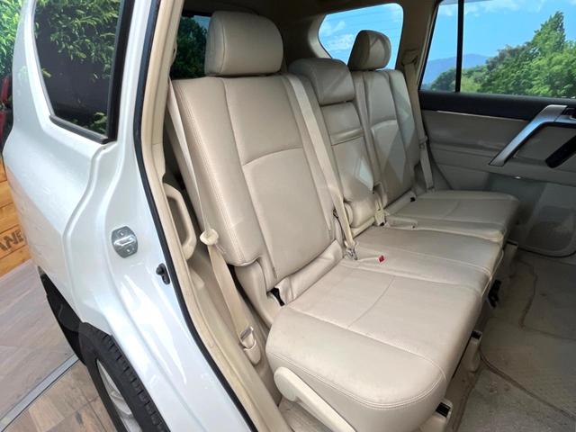 ランドクルーザープラド ＴＸ　Ｌパッケージ　４ＷＤ　７人乗り　純正ＳＤナビ　バックカメラ　セーフティセンス　レーダークルーズ　禁煙車　レザーシート　前席シートエアコン　ドラレコ　コーナーセンサー　スマートキー　ＬＥＤヘッド　ルーフレール（9枚目）