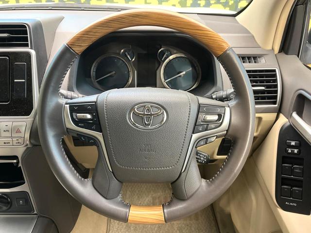 ランドクルーザープラド ＴＸ　Ｌパッケージ　４ＷＤ　７人乗り　純正ＳＤナビ　バックカメラ　セーフティセンス　レーダークルーズ　禁煙車　レザーシート　前席シートエアコン　ドラレコ　コーナーセンサー　スマートキー　ＬＥＤヘッド　ルーフレール（12枚目）