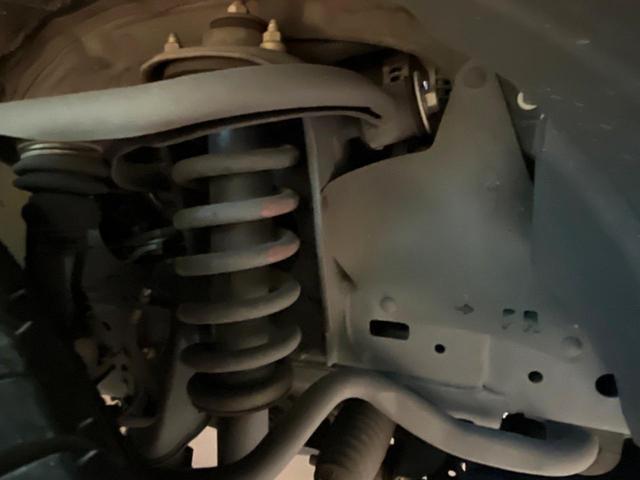 ランドクルーザープラド ＴＸ　Ｌパッケージ　４ＷＤ　７人乗り　純正ＳＤナビ　バックカメラ　セーフティセンス　レーダークルーズ　禁煙車　レザーシート　前席シートエアコン　ドラレコ　コーナーセンサー　スマートキー　ＬＥＤヘッド　ルーフレール（21枚目）