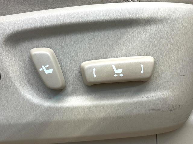 ランドクルーザープラド ＴＸ　Ｌパッケージ　４ＷＤ　７人乗り　純正ＳＤナビ　バックカメラ　セーフティセンス　レーダークルーズ　禁煙車　レザーシート　前席シートエアコン　ドラレコ　コーナーセンサー　スマートキー　ＬＥＤヘッド　ルーフレール（43枚目）