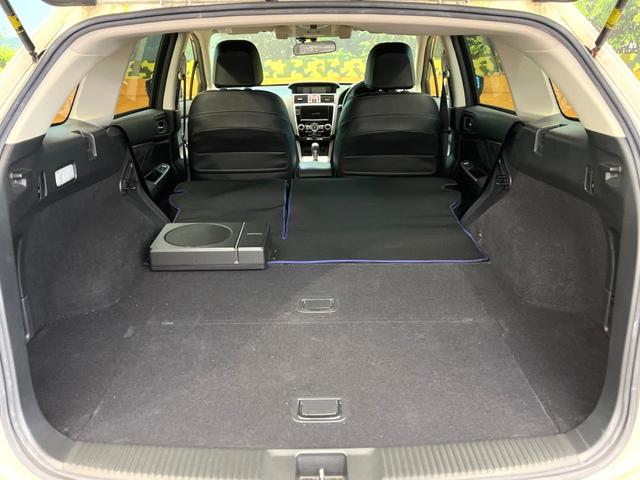 ���i�̂���������ʋ΁A���}���ɏ\���ȉ׎��X�y�[�X���m�ۂ��Ă���܂��B�Z�J���h�V�[�g��|���ƁA�傫�ȉו��̐ύڂ��\�ł���