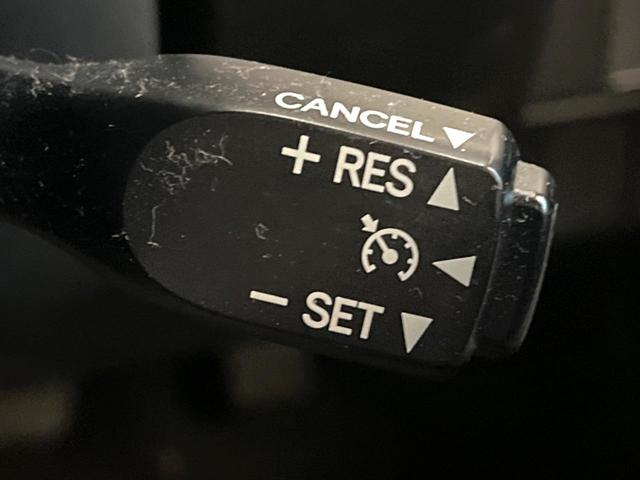 �y�N���[�Y�R���g���[���z�������H�����N���N���s�B�A�N�Z���𗣂��Ă���葬�x�ő��s���ł��A�������^�]���̕��S���y���I�����E�������ȒP�ȃX�C�b�`����Œ����ł��܂��B