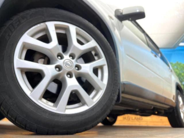 エクストレイル ２０Ｘｔｔ　禁煙車　４ＷＤ　純正ナビ　バックカメラ　全席シートヒーター　スマートキー　ＨＩＤヘッド　ルーフレール　ＥＴＣ　オートハイビーム　オートライト　オートエアコン　ＣＤ　ＤＶＤ再生　フルセグ（13枚目）