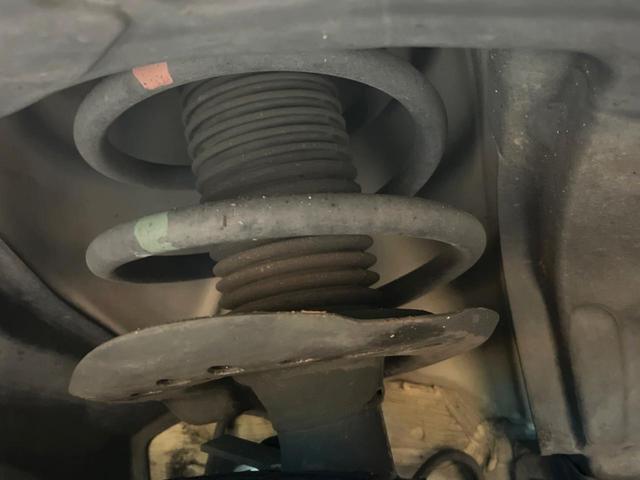 エクストレイル ２０Ｘｔｔ　禁煙車　４ＷＤ　純正ナビ　バックカメラ　全席シートヒーター　スマートキー　ＨＩＤヘッド　ルーフレール　ＥＴＣ　オートハイビーム　オートライト　オートエアコン　ＣＤ　ＤＶＤ再生　フルセグ（20枚目）