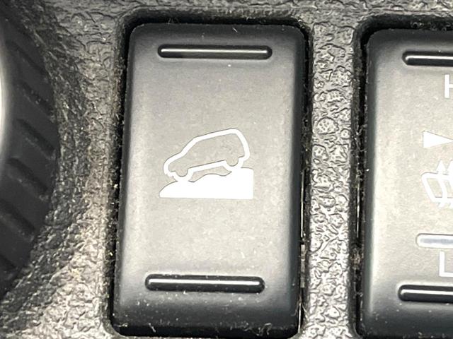 エクストレイル ２０Ｘｔｔ　禁煙車　４ＷＤ　純正ナビ　バックカメラ　全席シートヒーター　スマートキー　ＨＩＤヘッド　ルーフレール　ＥＴＣ　オートハイビーム　オートライト　オートエアコン　ＣＤ　ＤＶＤ再生　フルセグ（46枚目）