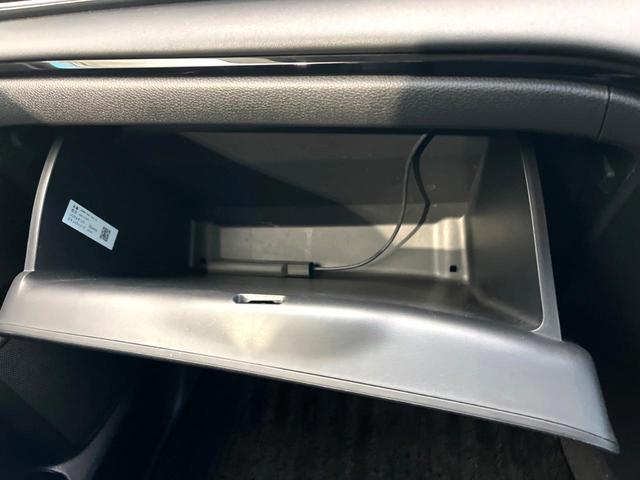 オデッセイハイブリッド ｅ：ＨＥＶアブソルート・ＥＸ　禁煙車　両側電動ドア　純正９インチナビ　全周囲カメラ　電動リアゲート　ホンダセンシング　ハーフレザーシート　ドラレコ　コーナーセンサー　スマートキー　ＬＥＤヘッド　ビルトインＥＴＣ（63枚目）