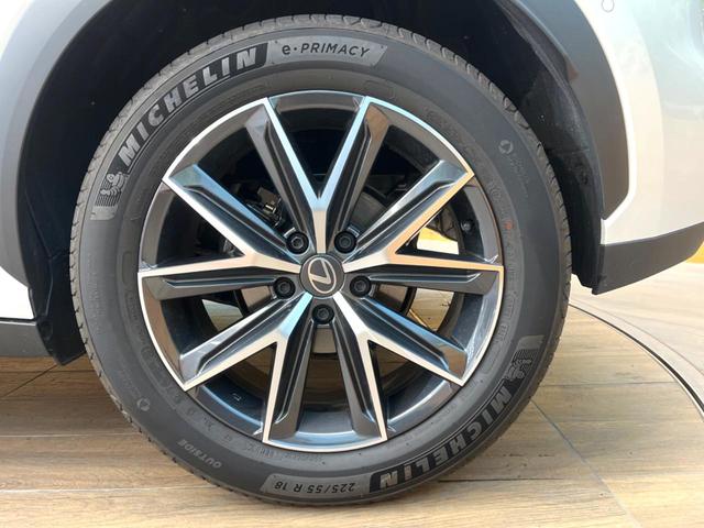 ＬＢＸ アクティブ　禁煙車　９インチディスプレイオーディオ　全周囲カメラ　プリクラッシュセーフティ　レーダークルーズ　ハーフレザーシート　パワーシート　コーナーセンサー　スマートキー　ＥＴＣ２．０　オートハイビーム（24枚目）